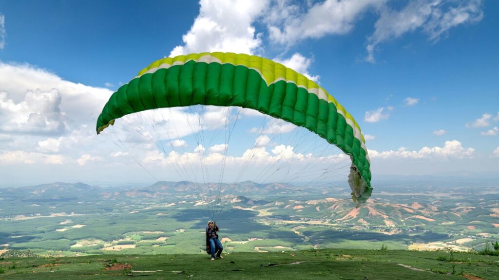 izmir yamaç paraşütü eğitimi fiyatları